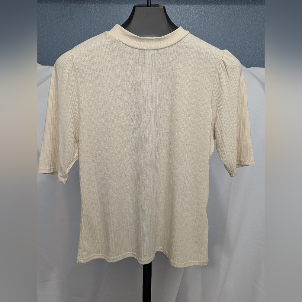 W5 Cream Short Sleeve Mock Neck Ribbed Women's Top Size XL